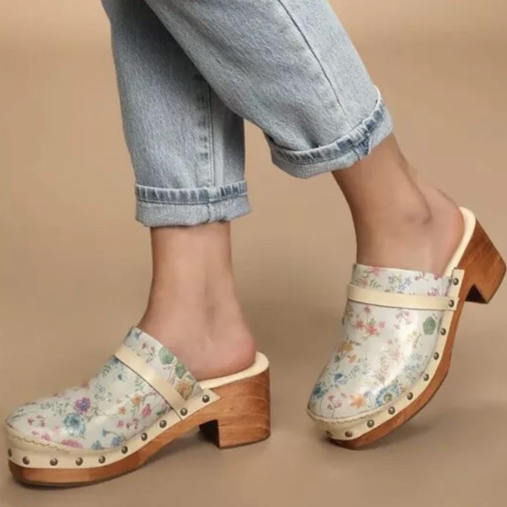 Floral Cream Mules with Wooden Heel